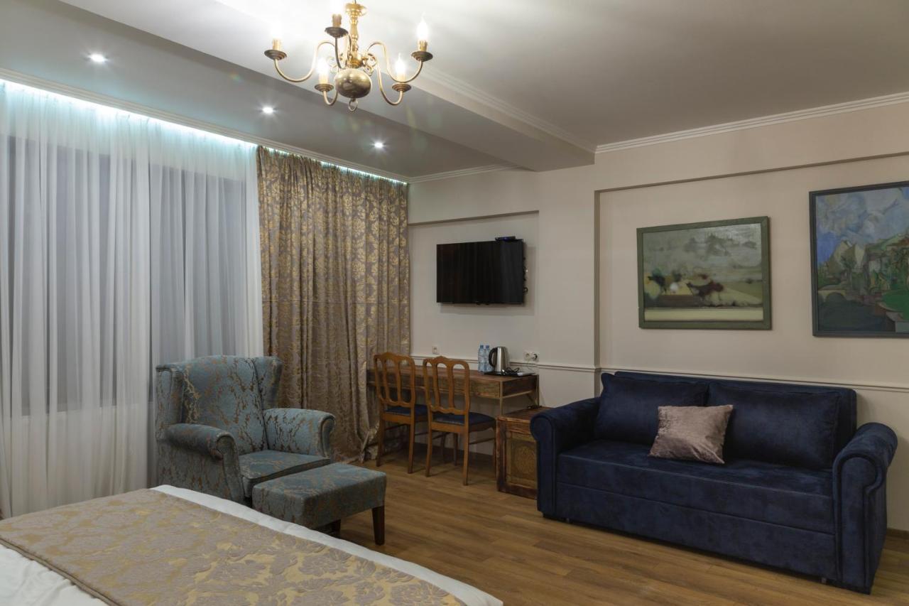 Omart Hotel - Gallery Тбилиси Екстериор снимка