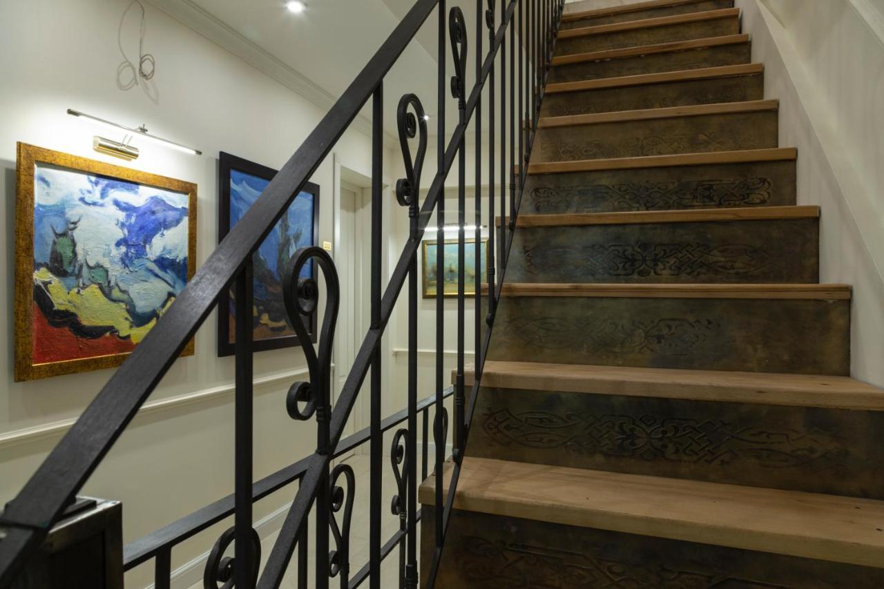 Omart Hotel - Gallery Тбилиси Екстериор снимка