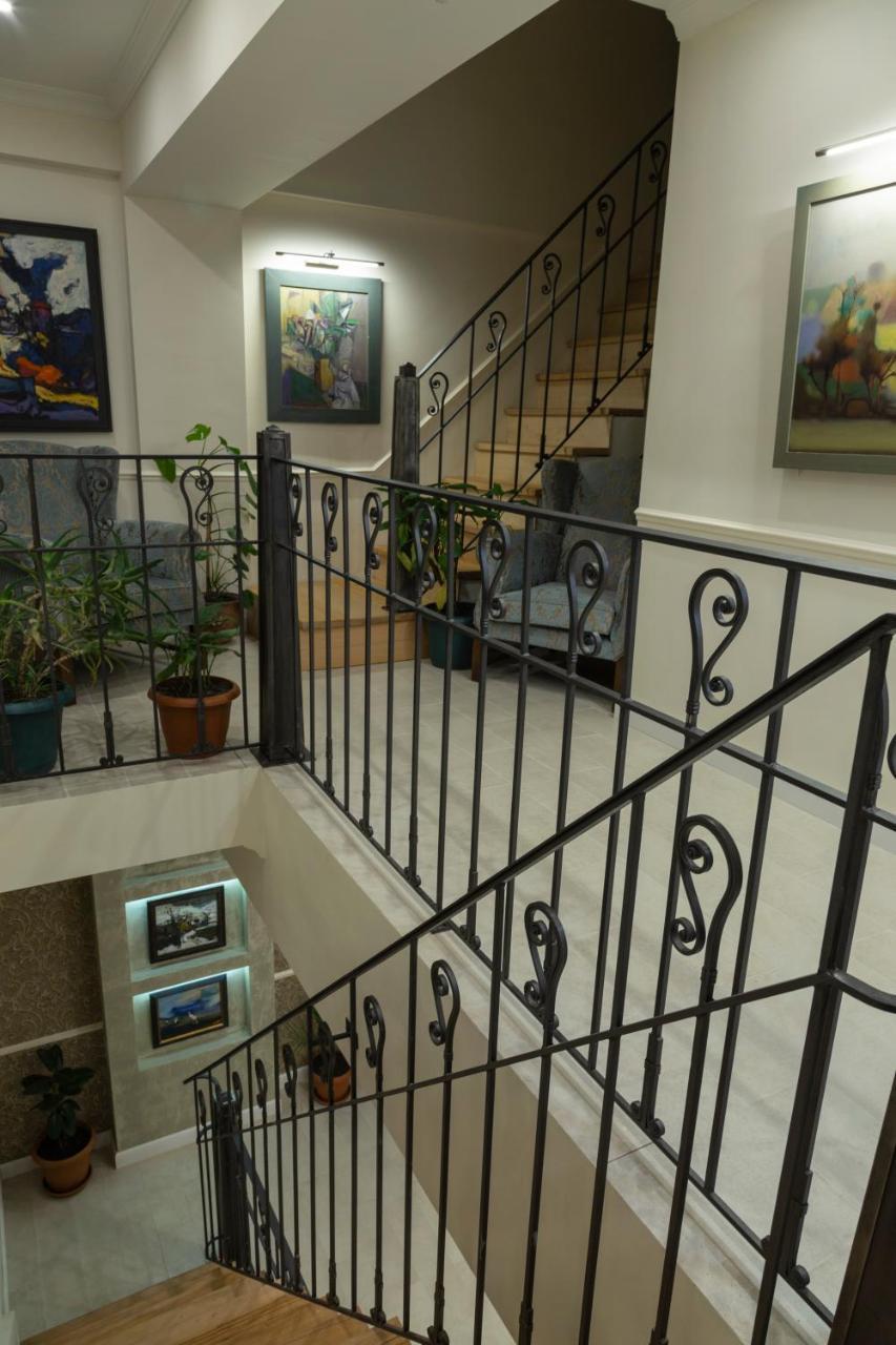 Omart Hotel - Gallery Тбилиси Екстериор снимка