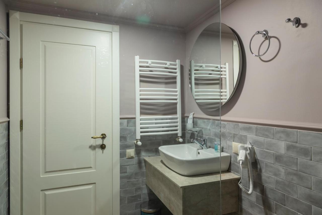 Omart Hotel - Gallery Тбилиси Екстериор снимка