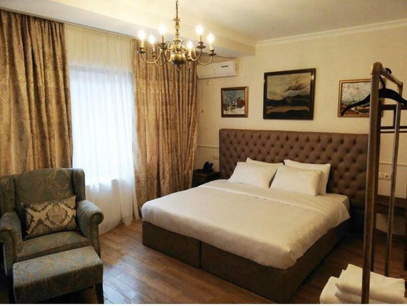 Omart Hotel - Gallery Тбилиси Стая снимка